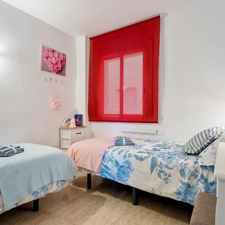 Martin Y Rose En Apartamento Salou